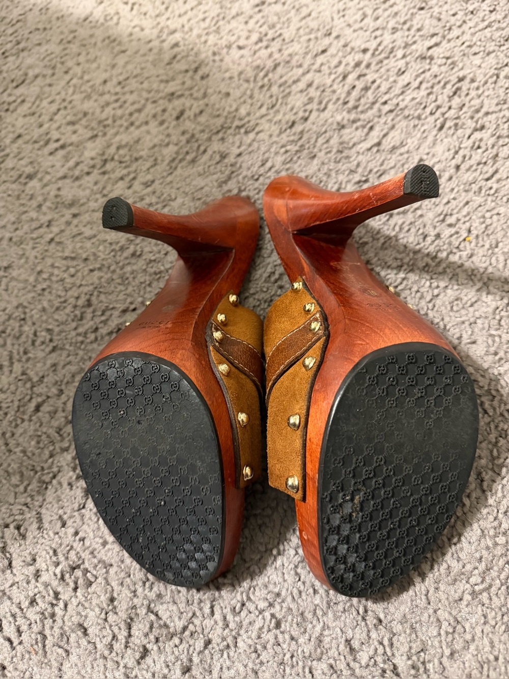 Women’s Gucci Brown Suede Horsebit Mule Sandals with Gold Hardware - Picture 4 of 10